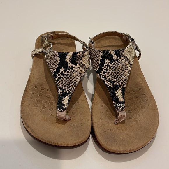 Vionic Kirra Snake Print Leather T Strap Sandals - Picture 3 of 7